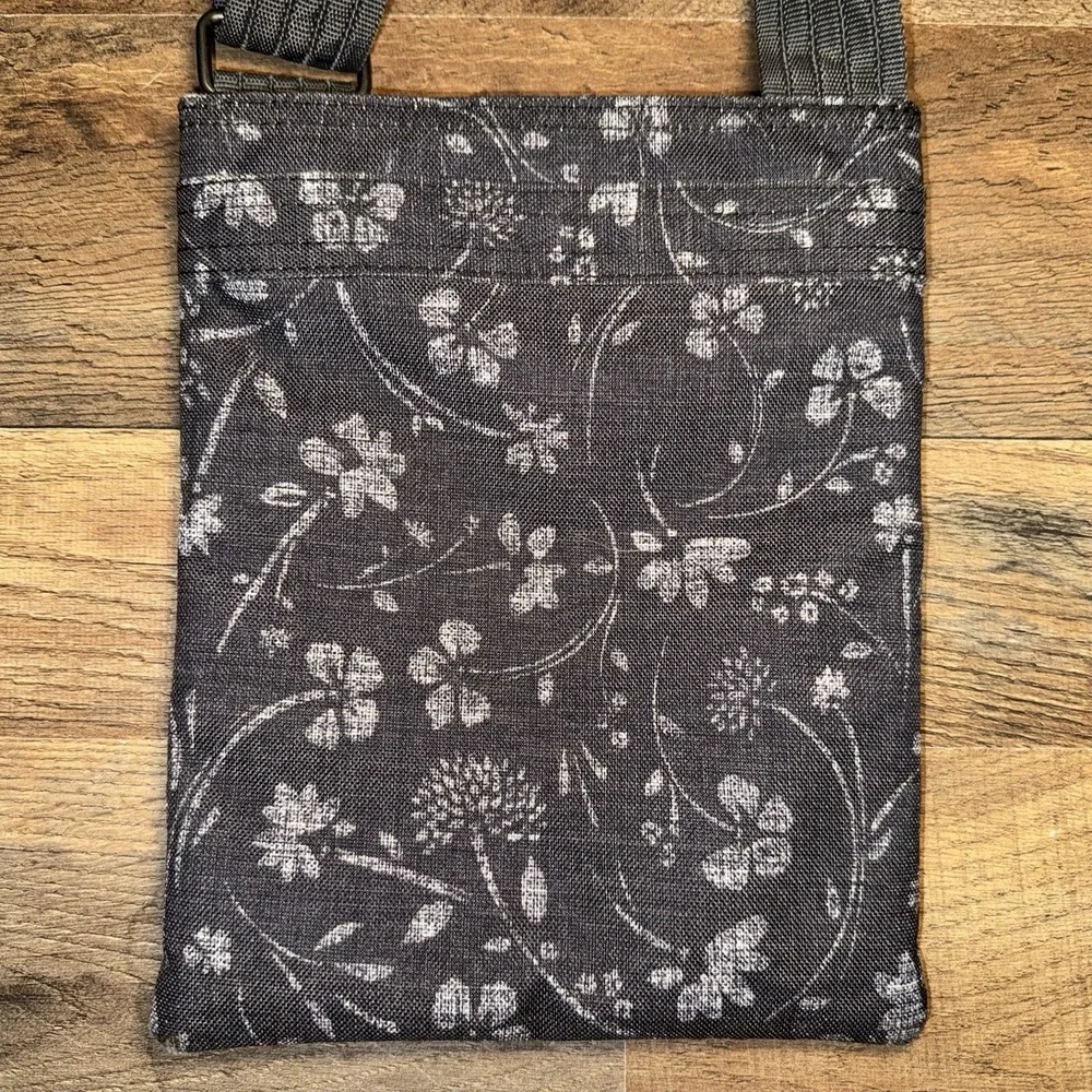 Dakine Crossbody Jordy Handbag Tropical Flowers Grey & Black